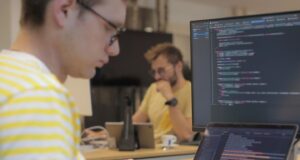 Cracking the Code: Choosing the Ultimate Programming Language for FinTech Success
